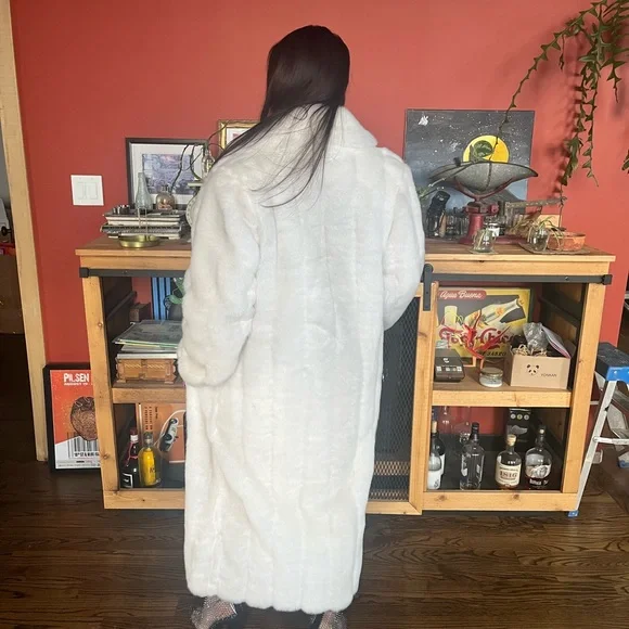 Fabulous Furs Elegant Snowy Teddy Jacket - Picture 5 of 5